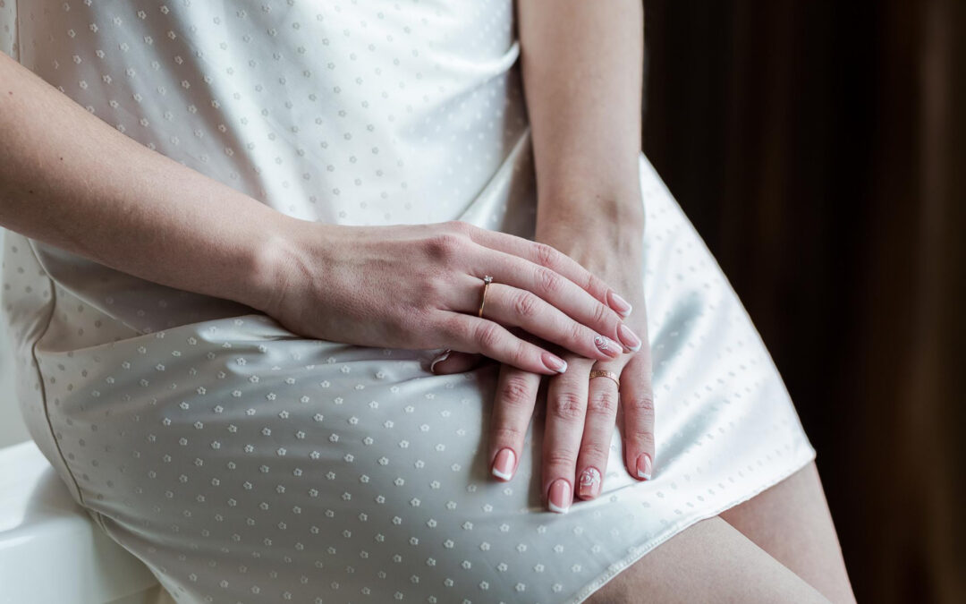 Labia Majoraplasty vs. Labiaplasty: What’s the Difference?